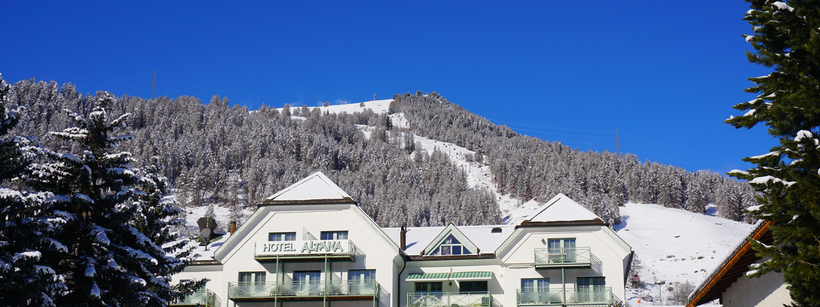 Typically Swiss Hotel Altana – Gebäude - Motta Nalun Bergbahn